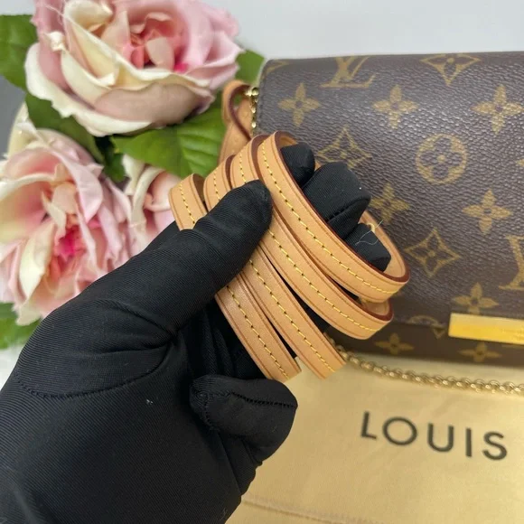 Louis Vuitton Favorite MM Monogram - Picture 3 of 14